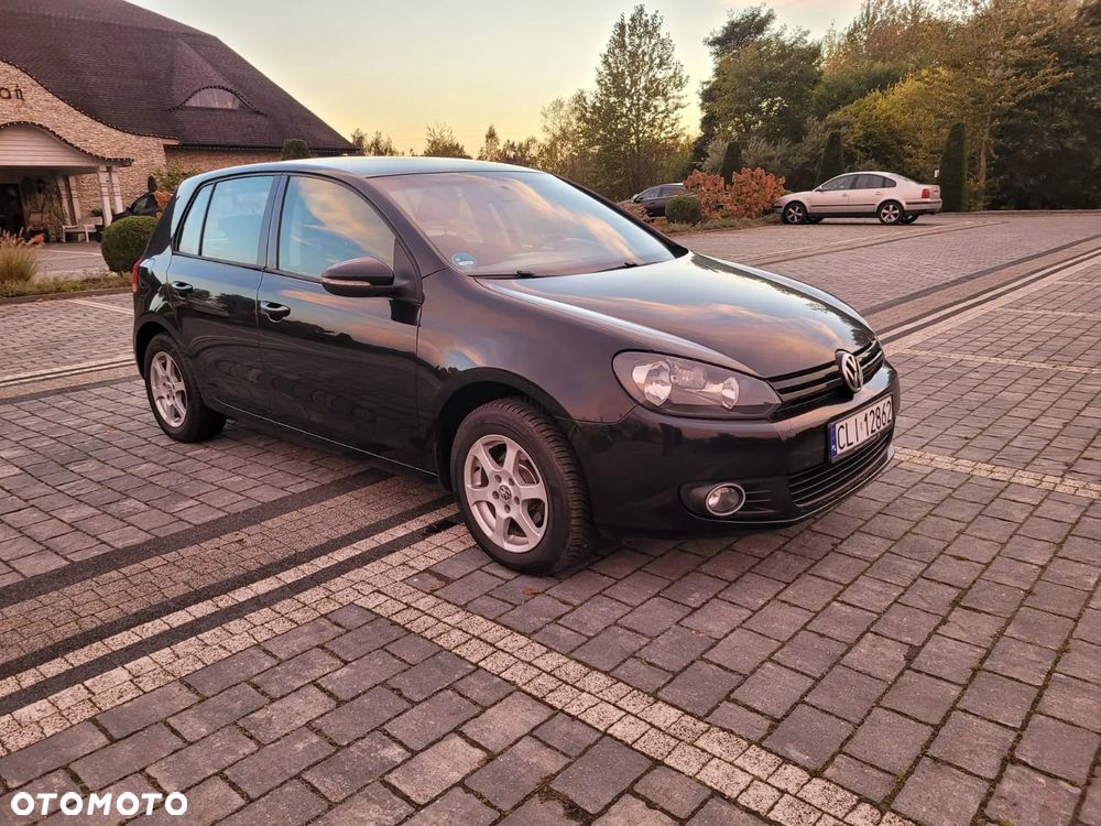 Volkswagen Golf - 6