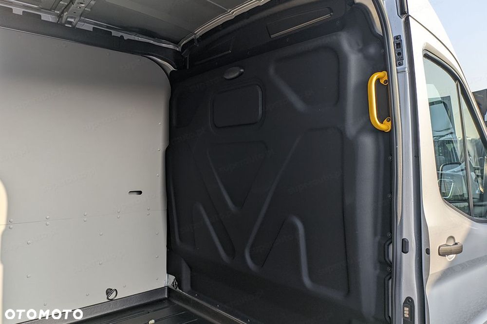 Ford Transit 350 L3H2 Trend Trail 2.0 130KM - 17