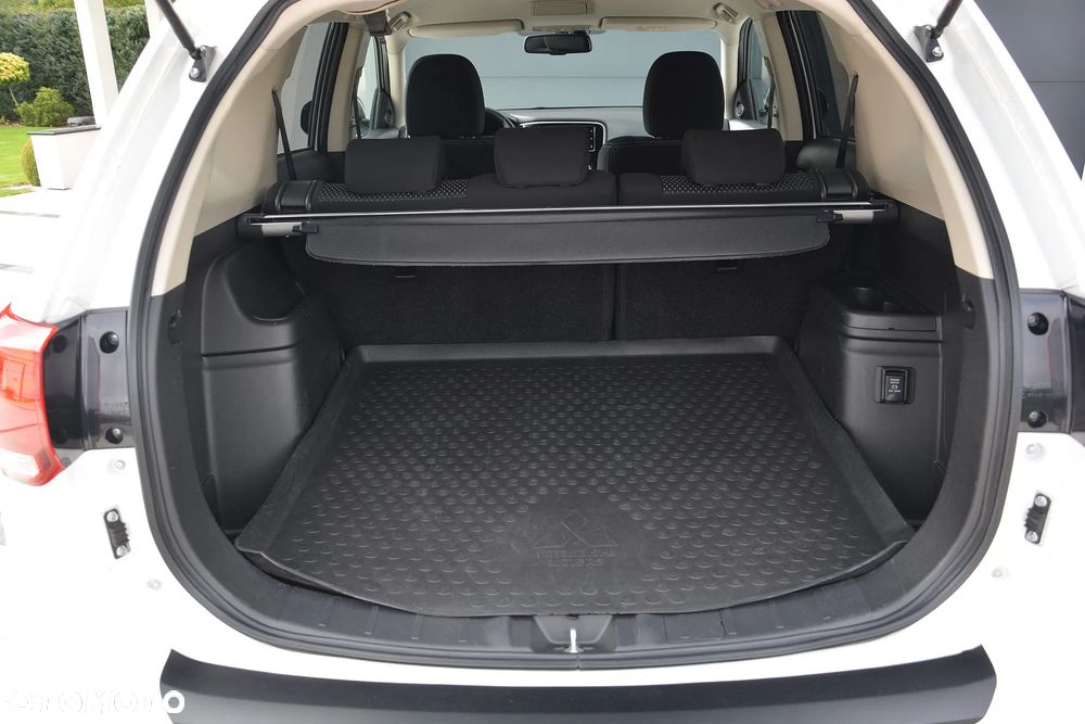 Mitsubishi Outlander - 14