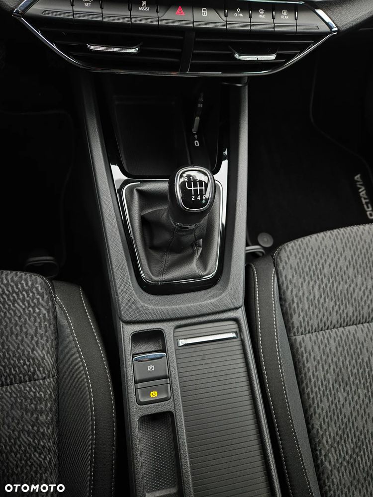 Skoda Octavia 1.5 TSI ACT Style - 15