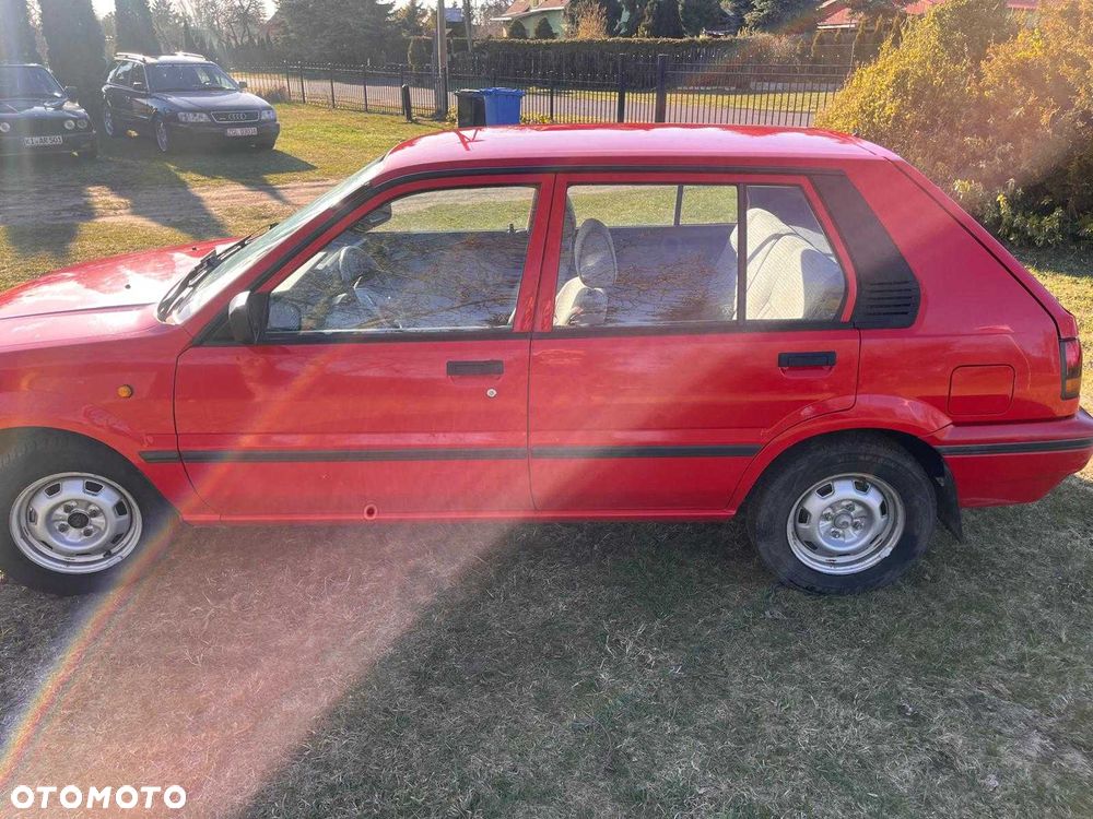 Nissan Sunny - 3