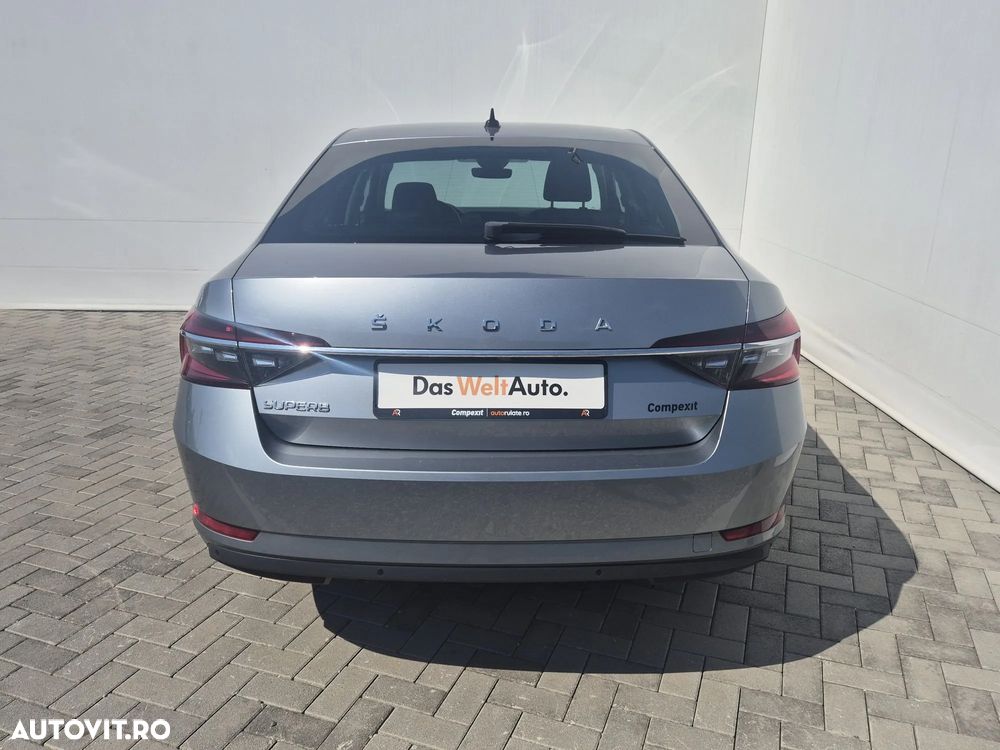 Skoda Superb 2.0 TDI DSG Ambition - 4