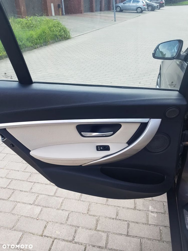 BMW Seria 3 328i Touring - 6