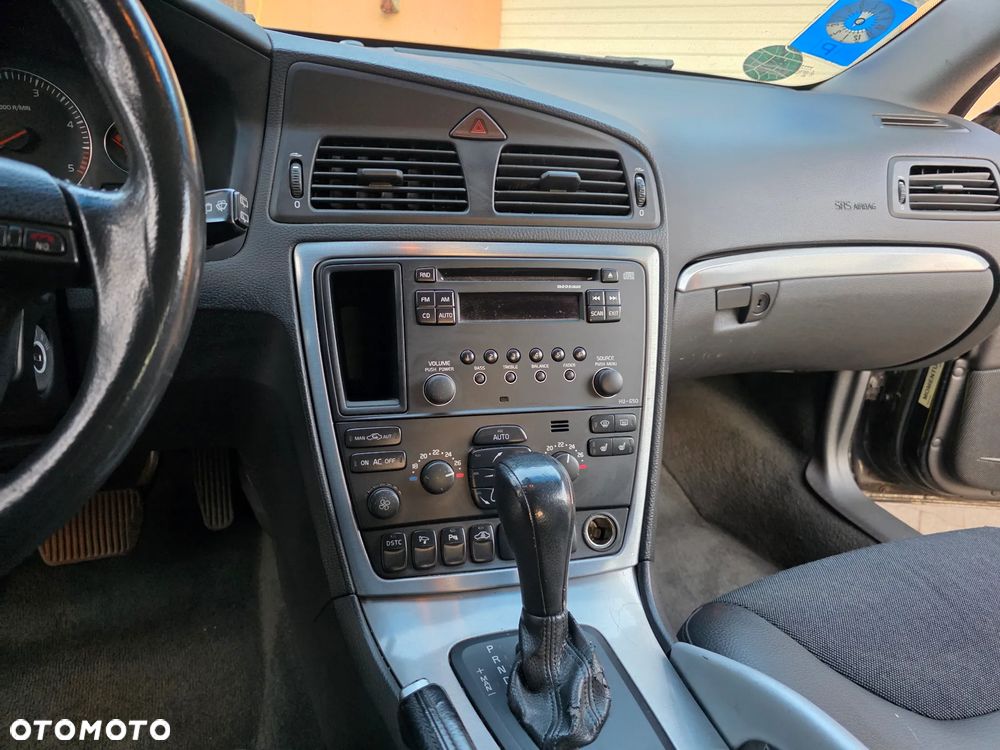 Volvo XC 70 D5 AWD Momentum - 11