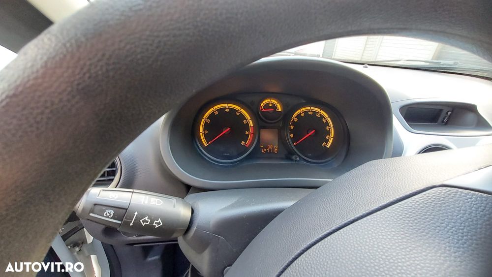 Opel Corsa 1.2 Essentia - 5
