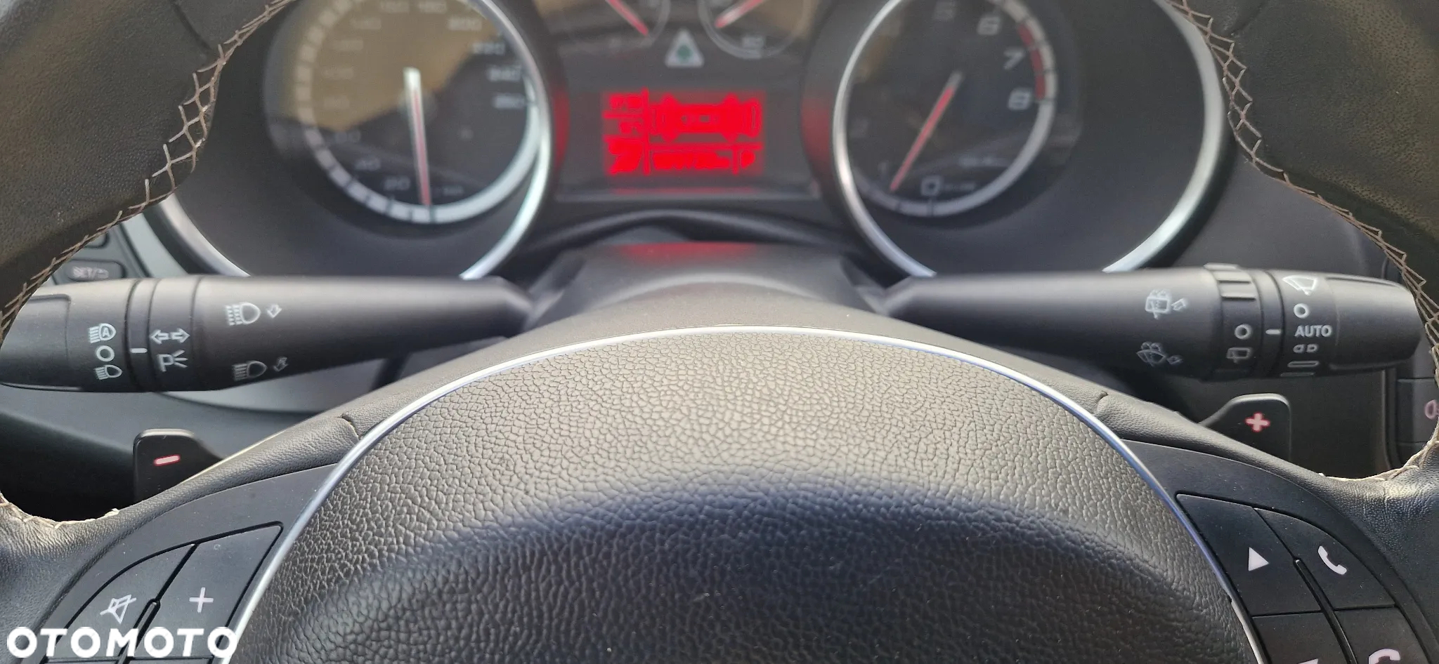 Alfa Romeo Giulietta 1750 TBi Veloce TCT - 23