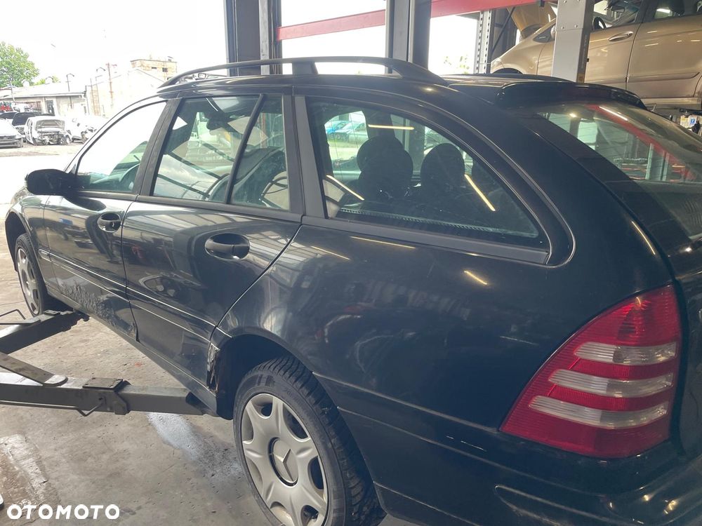 Mercedes C 220 CDI NA  CZĘŚCI!!! Kolor: 197 (czerń obsydianu - lakier metalik) - 4