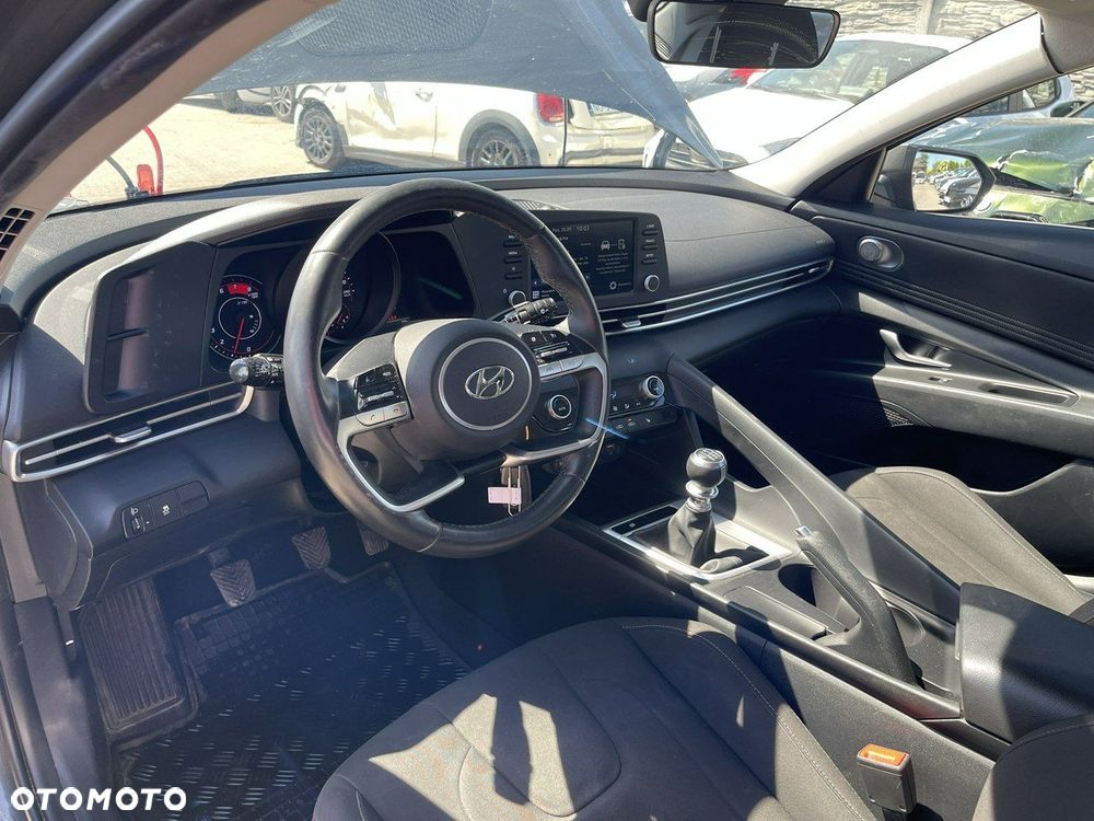Hyundai Elantra 1.6 Modern - 8