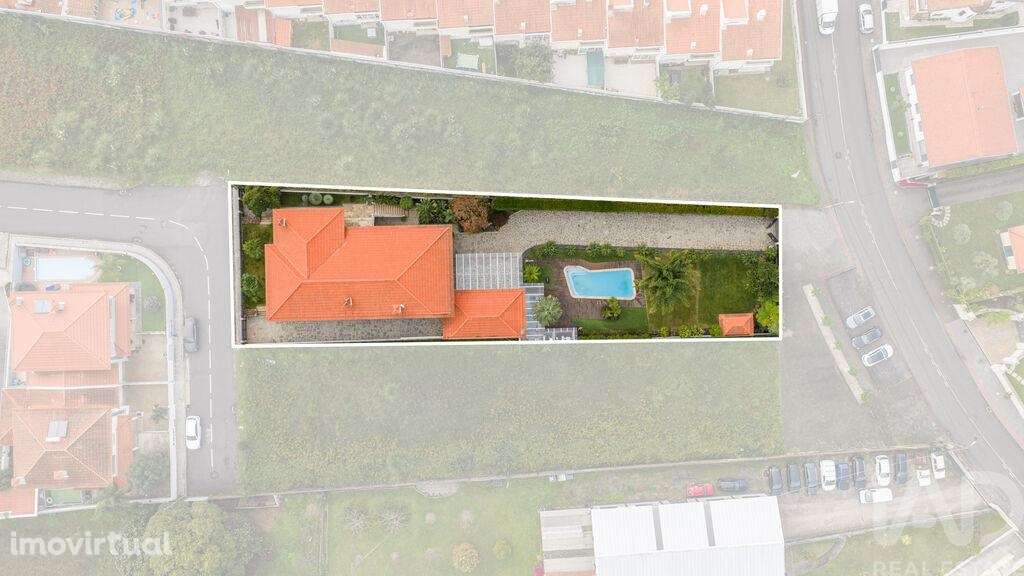 Moradia isolada T3 em Rio Meão de 420 m2 - Grande imagem: 2/34