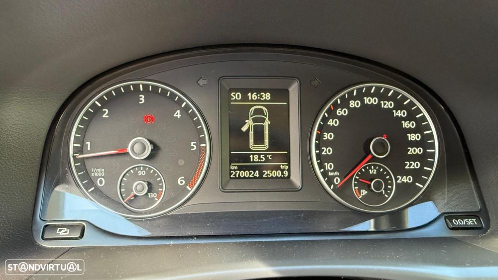 VW Touran 1.6 TDI DPF Highline - 23