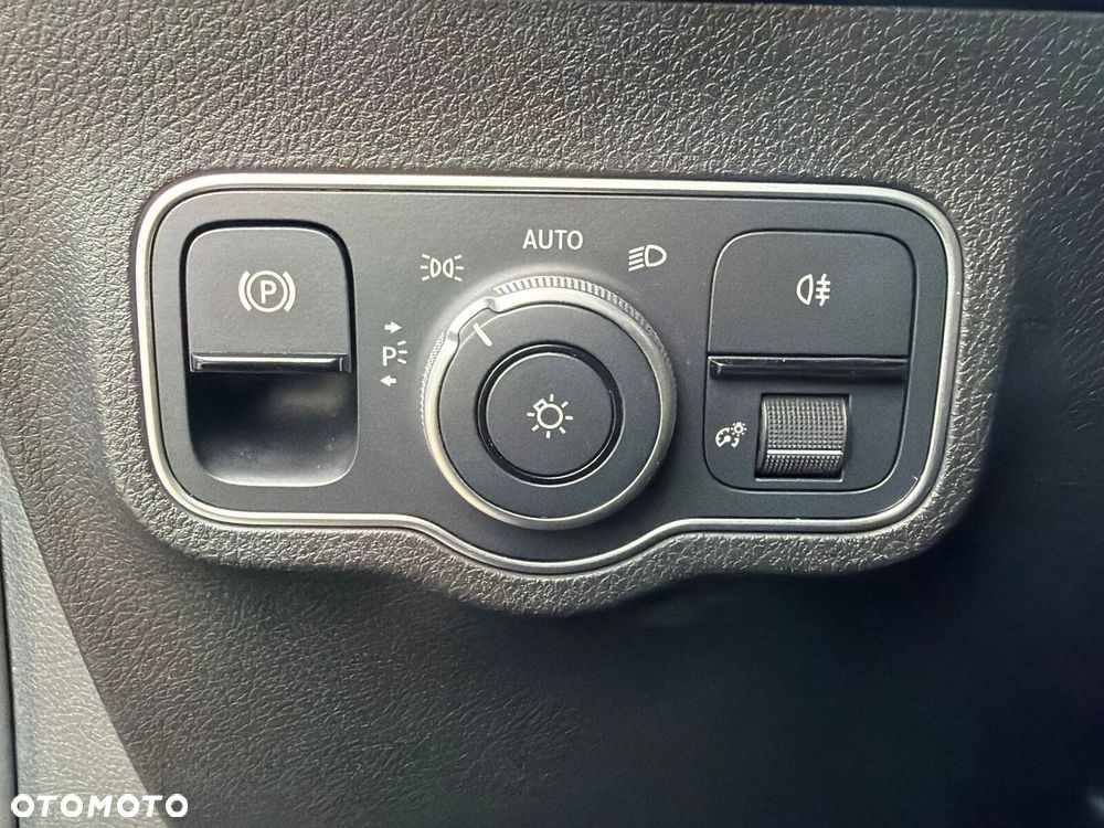 Mercedes-Benz GLB - 20