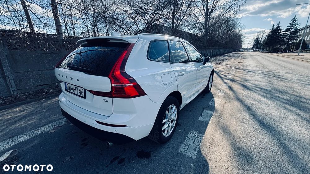 Volvo XC 60 T4 Momentum - 8