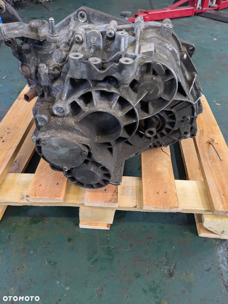 Skrzynia biegów wraz z reduktorem KUG VW Tiguan 2.0 TDI 4x4 - 3