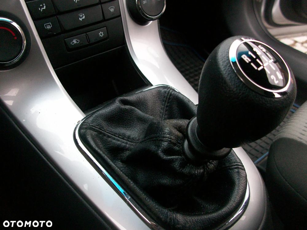 Chevrolet Cruze 1.6 LT+ - 22