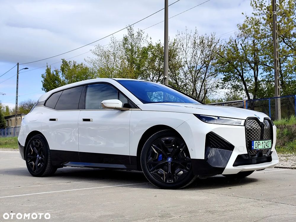 BMW iX xDrive40 76.6kWh Signature - 2