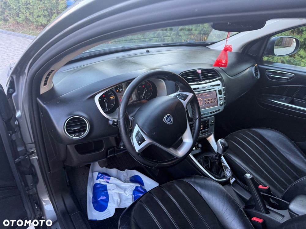 Lancia Delta 1.6 MJ Silver - 7