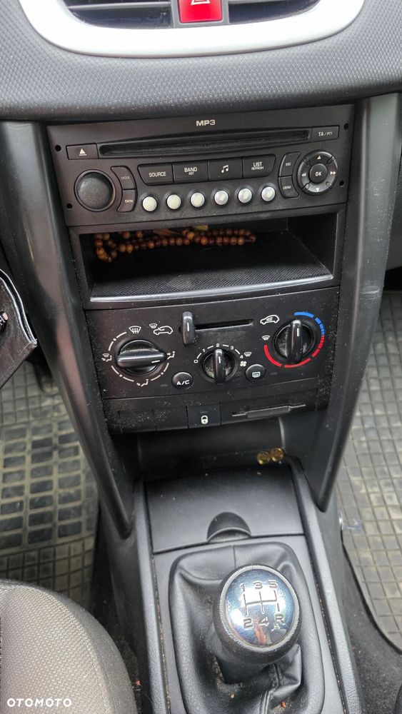 Peugeot 207 1.4 - 8