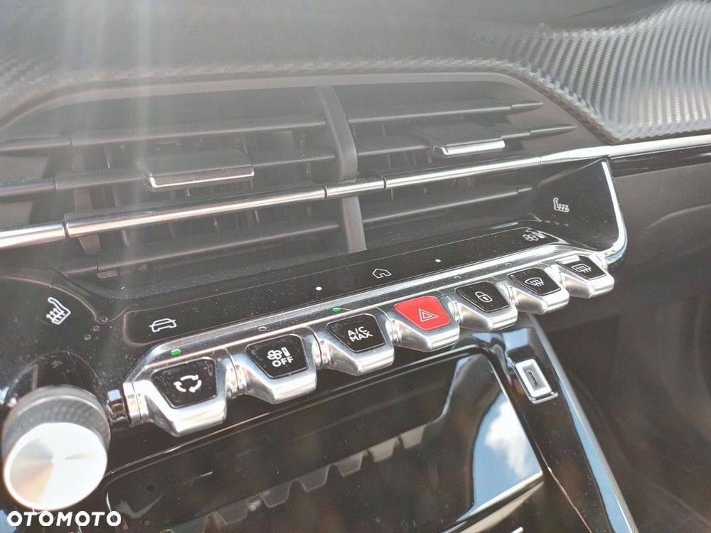 Peugeot 2008 1.2 PureTech Allure S&S EAT8 - 17
