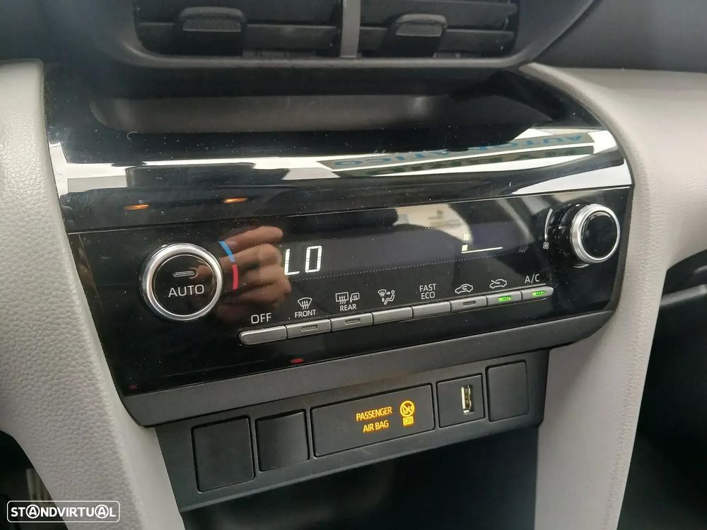 Toyota Yaris Cross 1.5 HDF Comfort Plus - 32