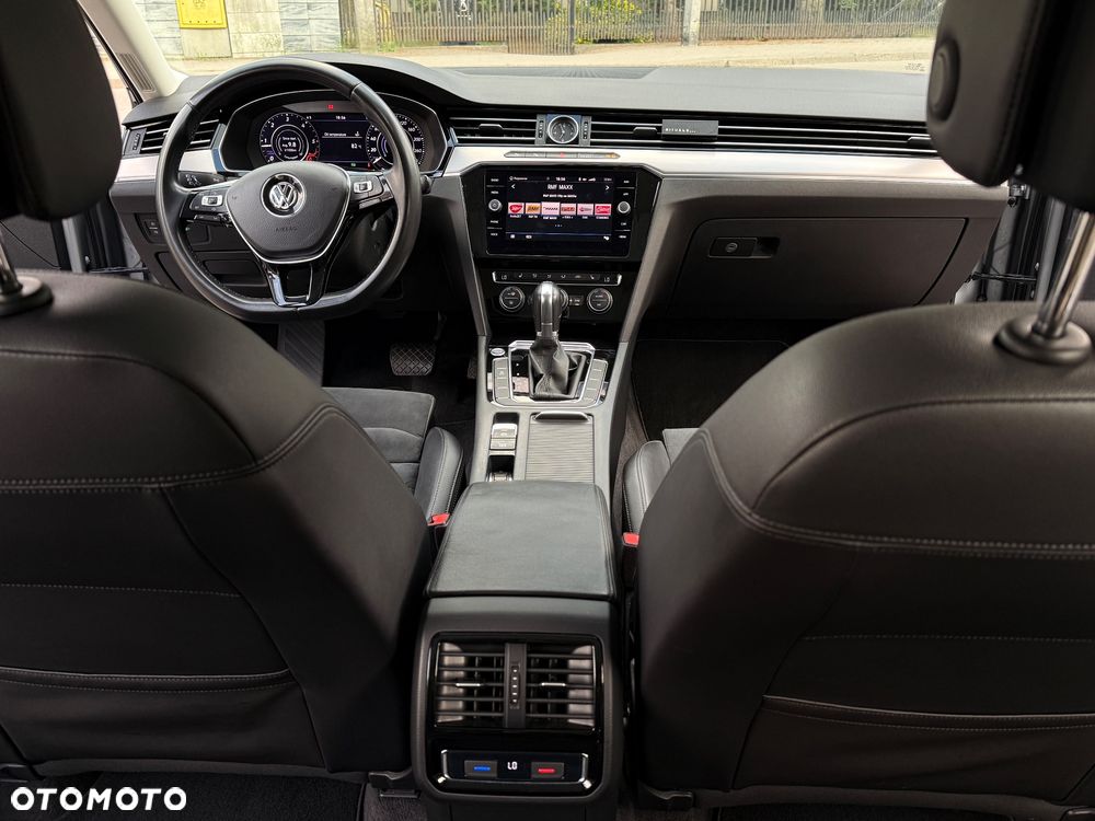Volkswagen Passat 2.0 TDI SCR DSG Highline - 13