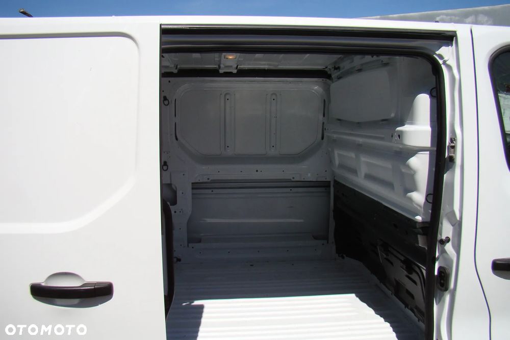 Opel Vivaro - 11