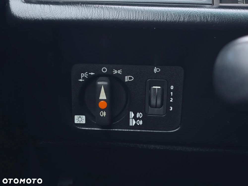 Mercedes-Benz W201 (190) - 28