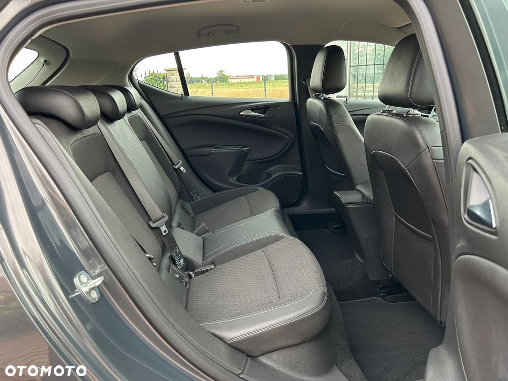 Opel Astra 1.4 Turbo Innovation - 27