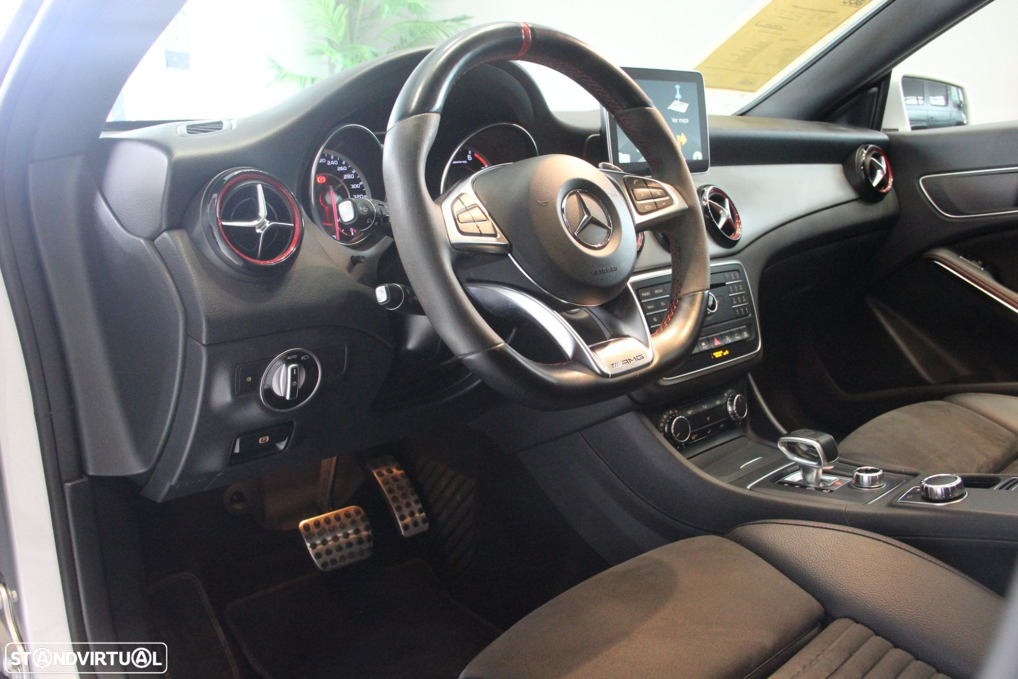 Mercedes-Benz CLA 45 AMG Shooting Brake 4-Matic - 9