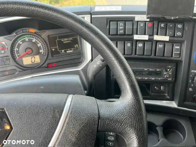 Renault D 250 DTI8 - 6