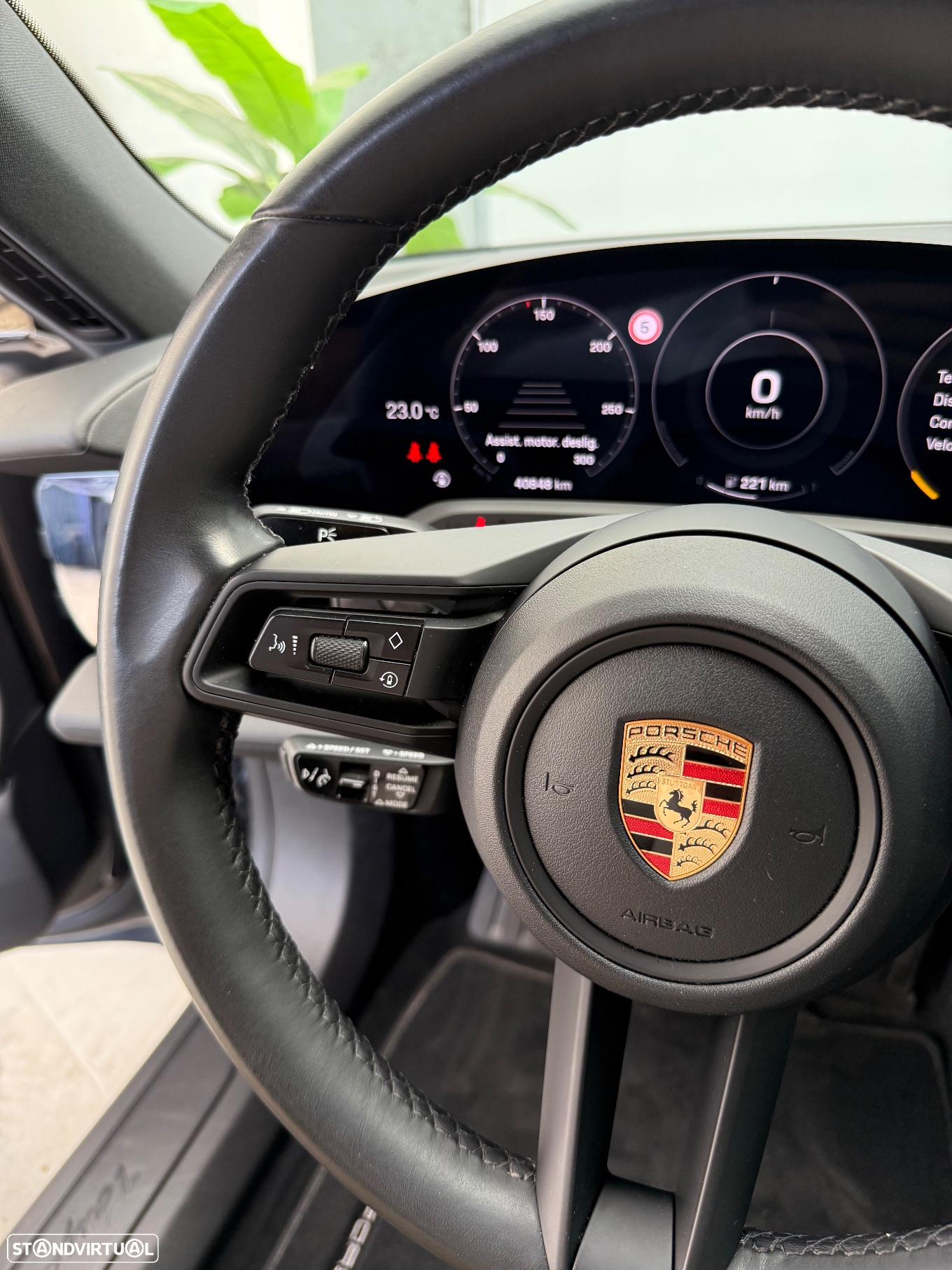 Porsche Taycan Cross Turismo 4 - 11