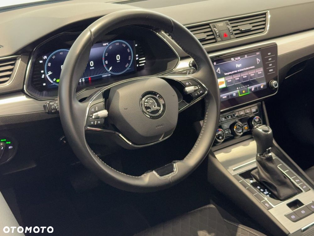 Skoda Superb 2.0 TDI SCR Ambition DSG - 21