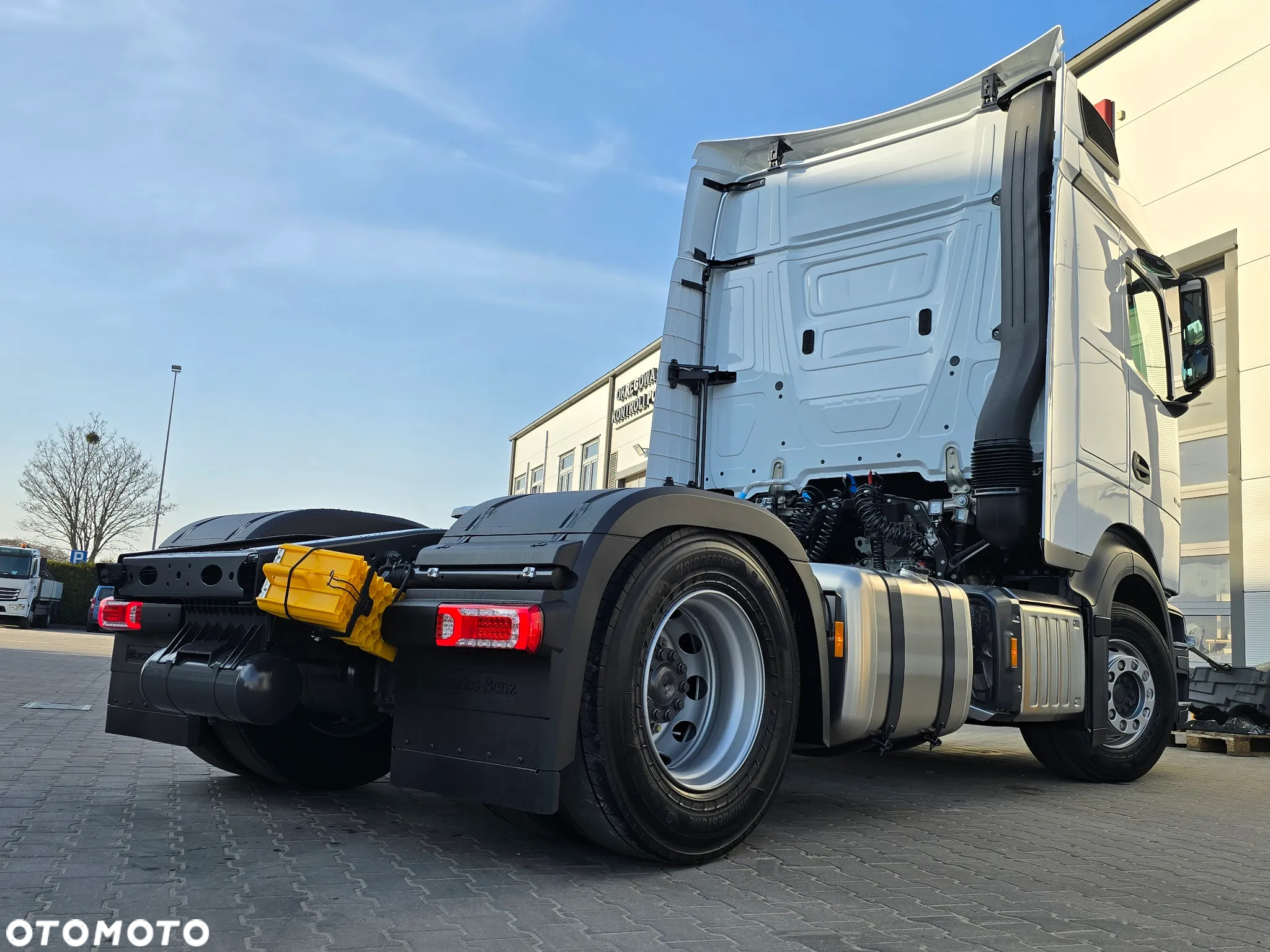 Mercedes-Benz Actros - 4