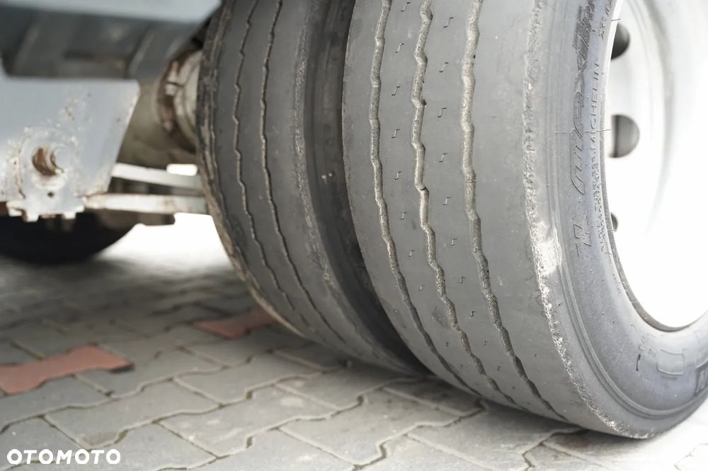 Inny AMC CASTERA NACZEPA LAWETA / NISKOPODWOZIOWA / 13,5 M / PODEST HYDRAULICZNY / NAJAZDY HYDRAULICZNE / OŚ SKRĘTNA / WCIĄGARKA - 28