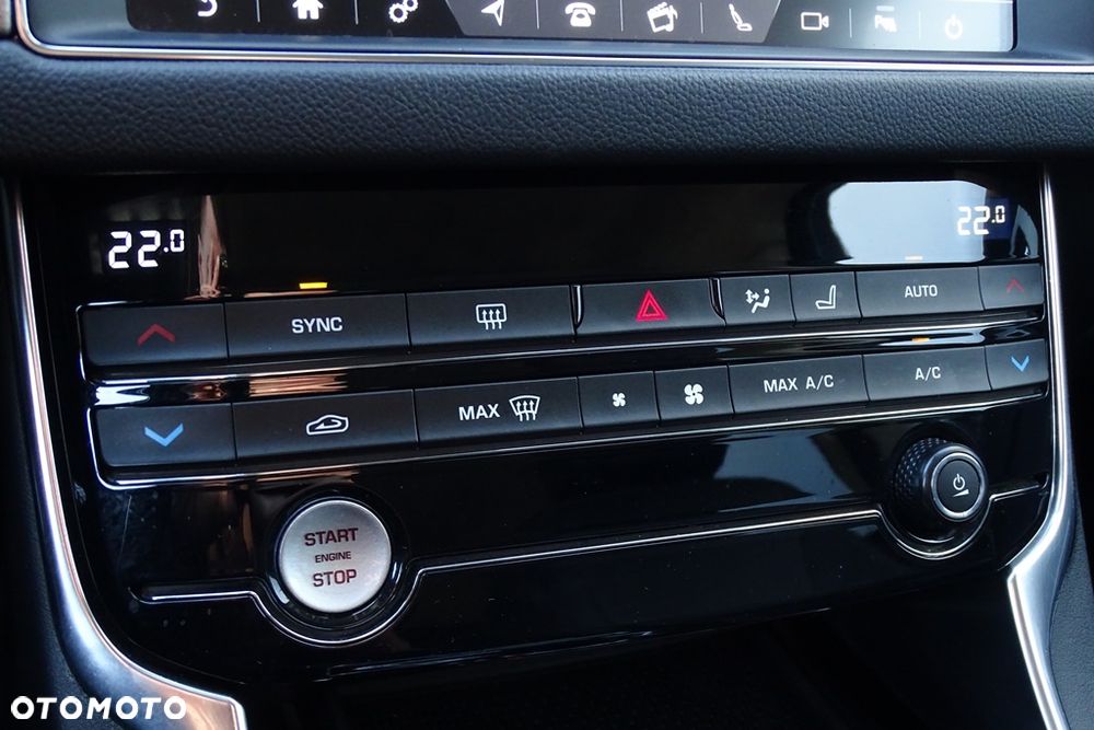 Jaguar XF 20d Prestige - 28