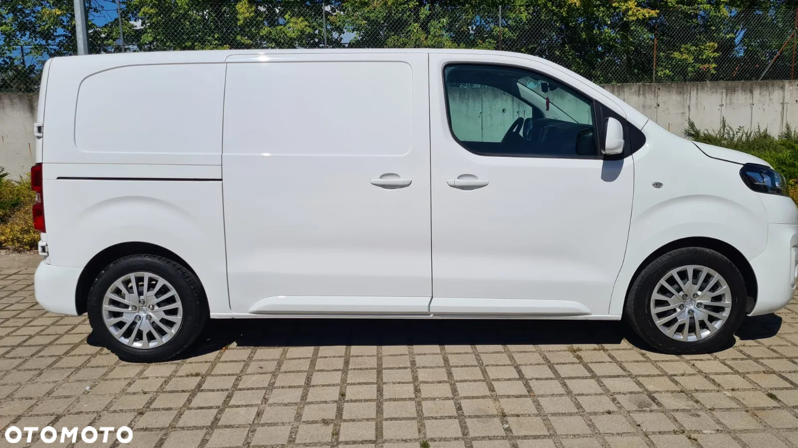 Opel Vivaro - 10