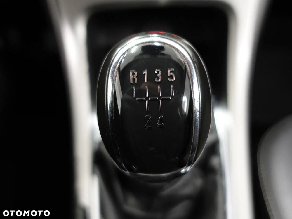 Opel Astra 1.4 150 Jahre - 34