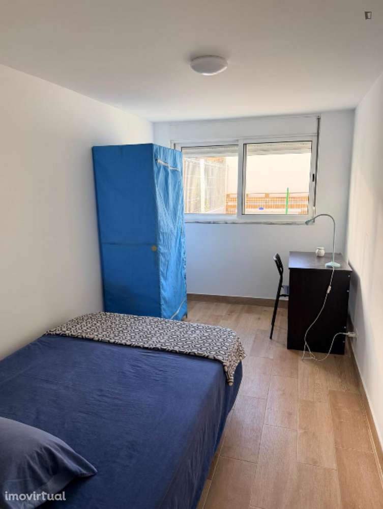 Quarto - localizado em Paranhos Porto - Grande imagem: 3/11