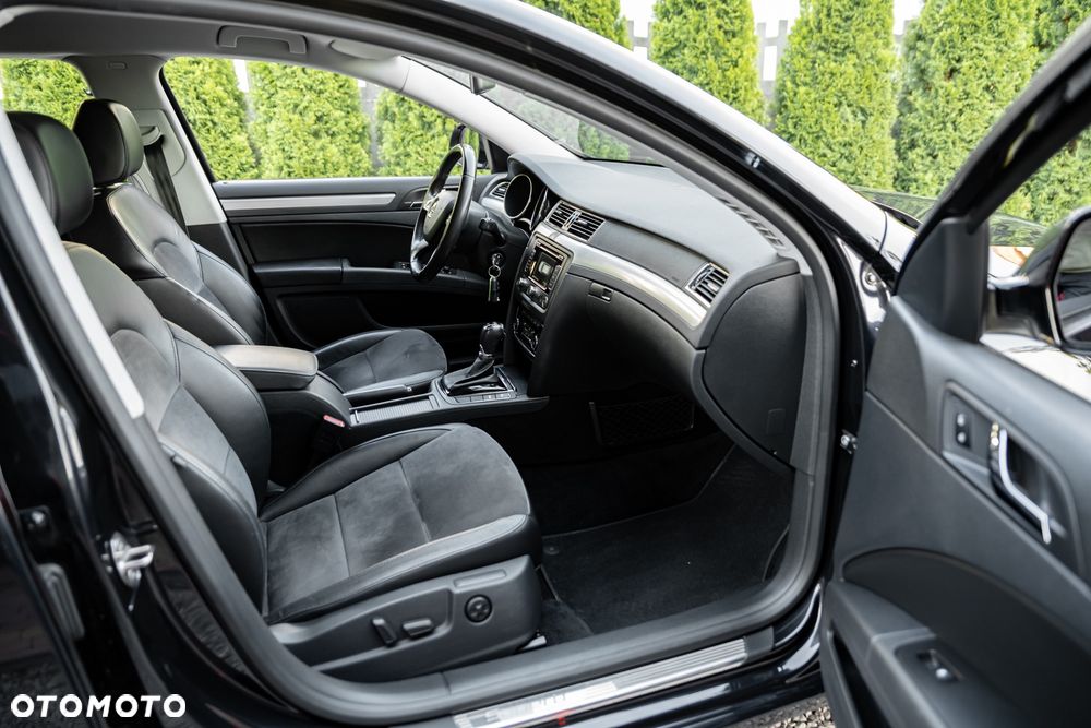 Skoda Superb 2.0 TDI Green tec 4x4 DSG Elegance - 24