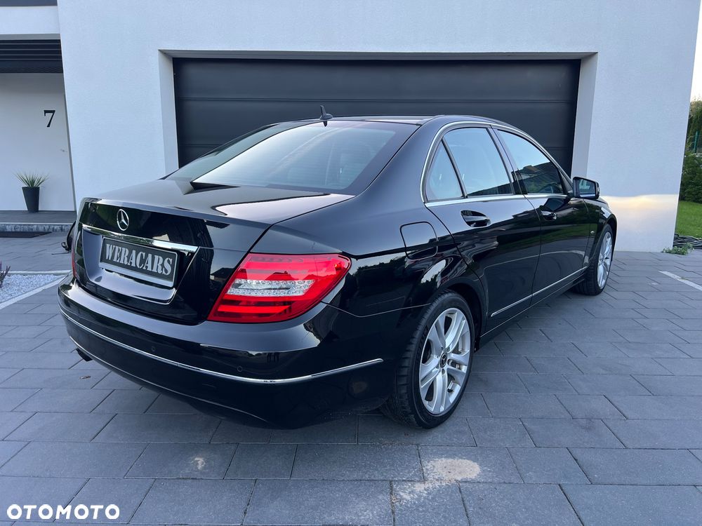 Mercedes-Benz Klasa C 180 CGI Automatik BlueEFFICIENCY Avantgarde - 9