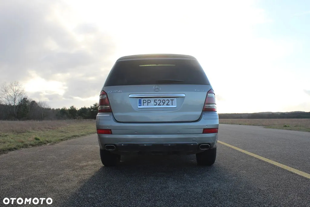 Mercedes-Benz GL 450 - 11