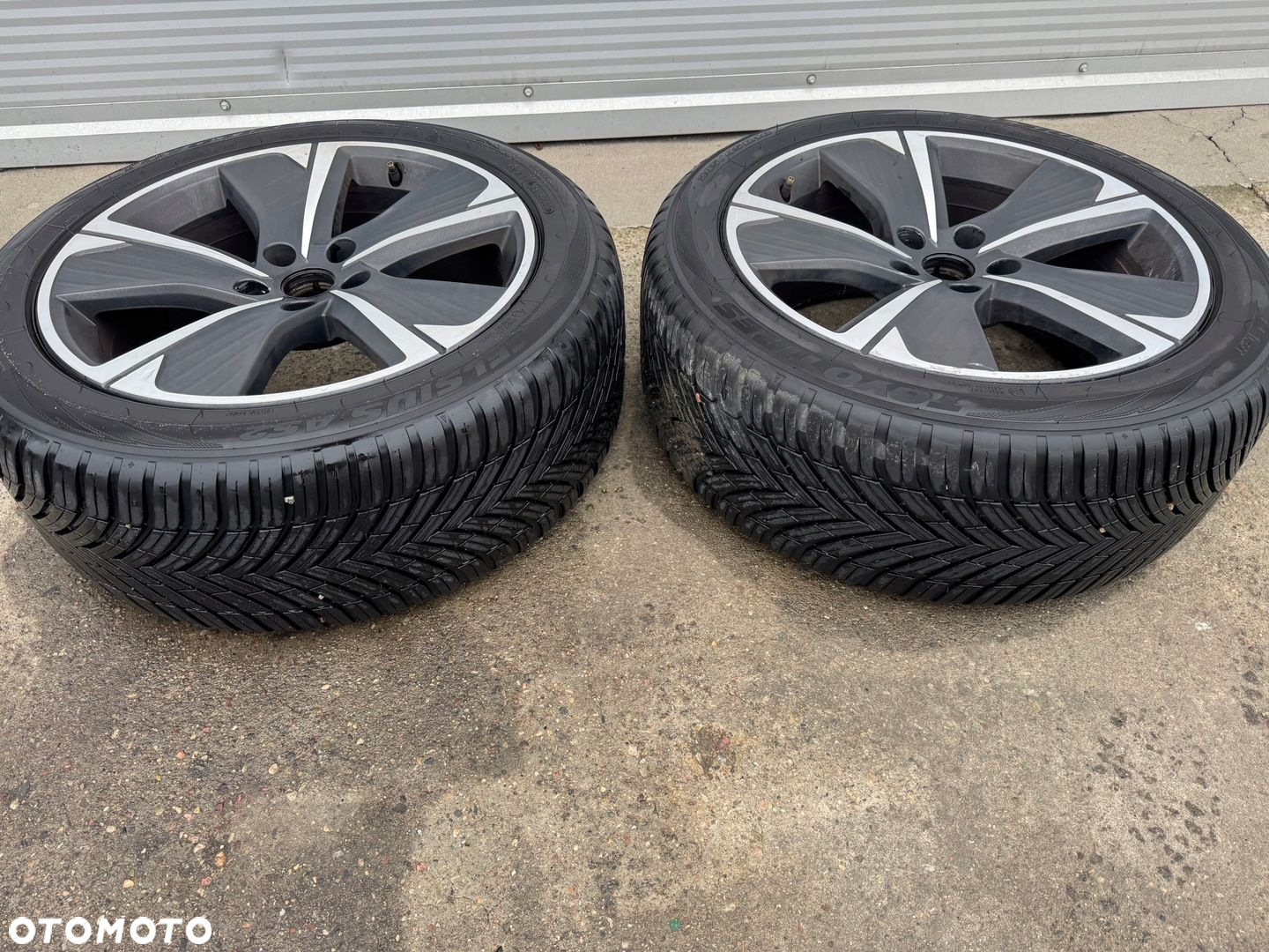 Cupra Formentor 1,5 TSI 2022r Felgi z oponami 245/45R18 - 2
