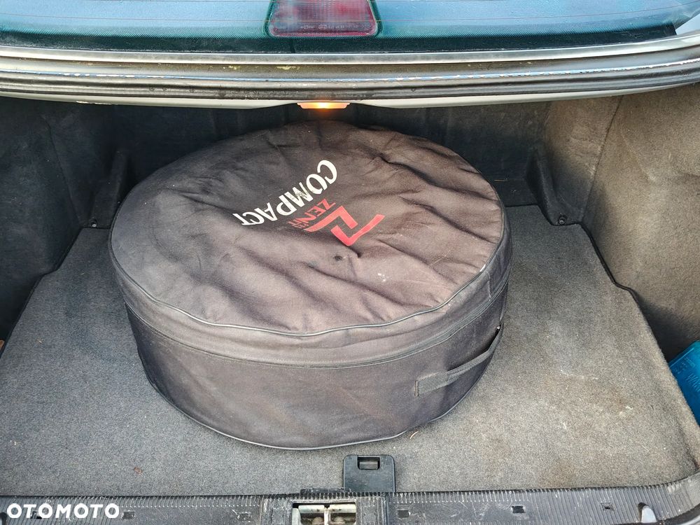 Mercedes-Benz Klasa E - 16