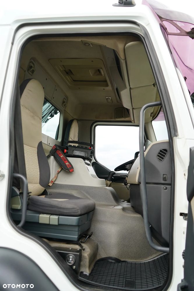 Renault PREMIUM / 370 / 6 X 4 / SKRZYNIOWY + HDS / HIAB 377 EP - 4 / PILOT - 8