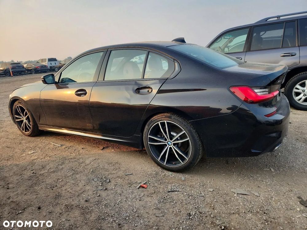 BMW Seria 3 330i xDrive Edition M Sport Shadow - 3