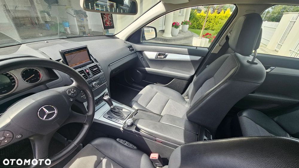 Mercedes-Benz Klasa C 320 CDI Avantgarde 4-Matic - 13