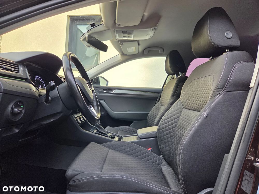 Skoda Superb 2.0 TDI DSG Premium Edition - 31
