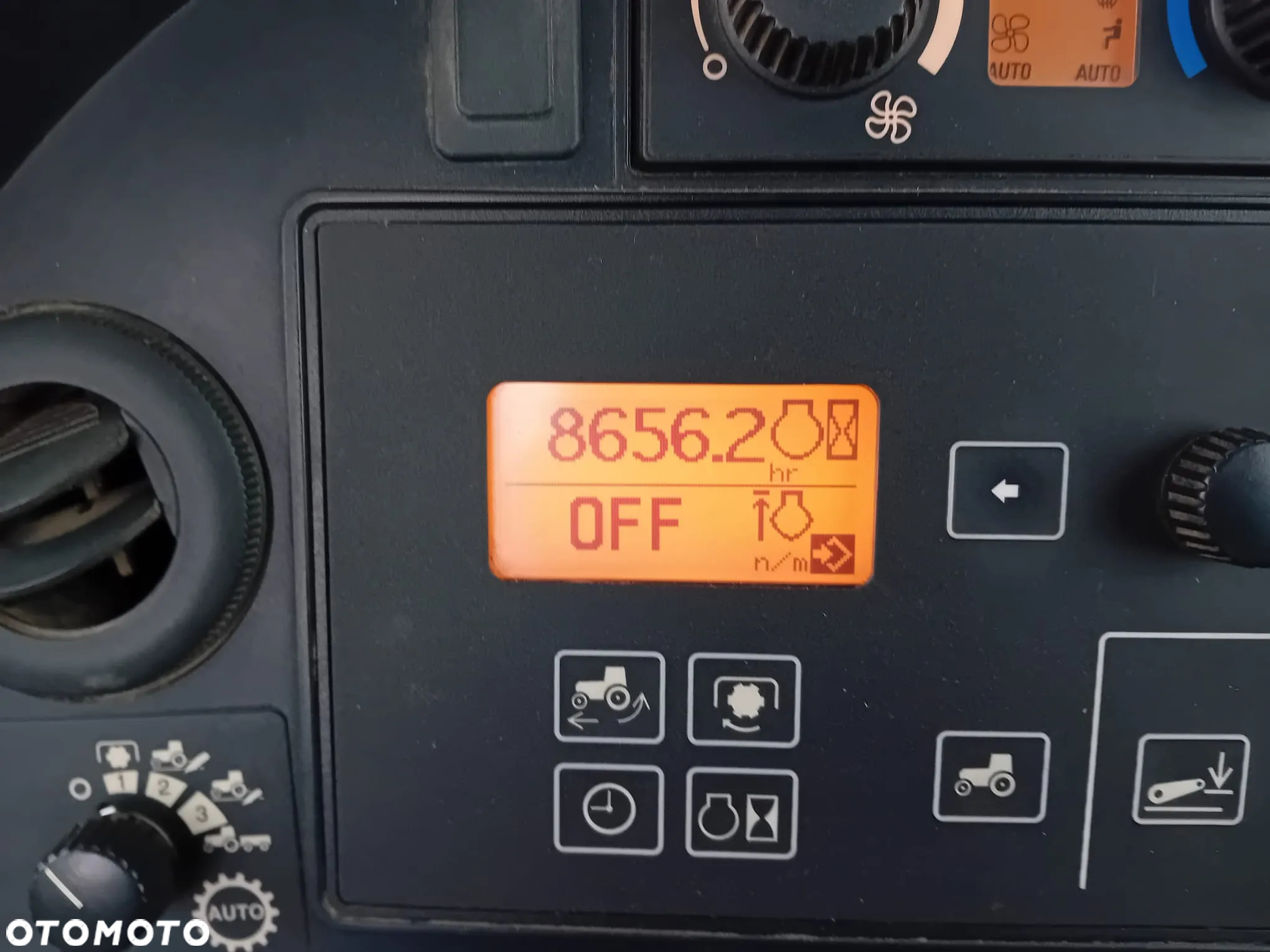 John Deere 8330 - 12