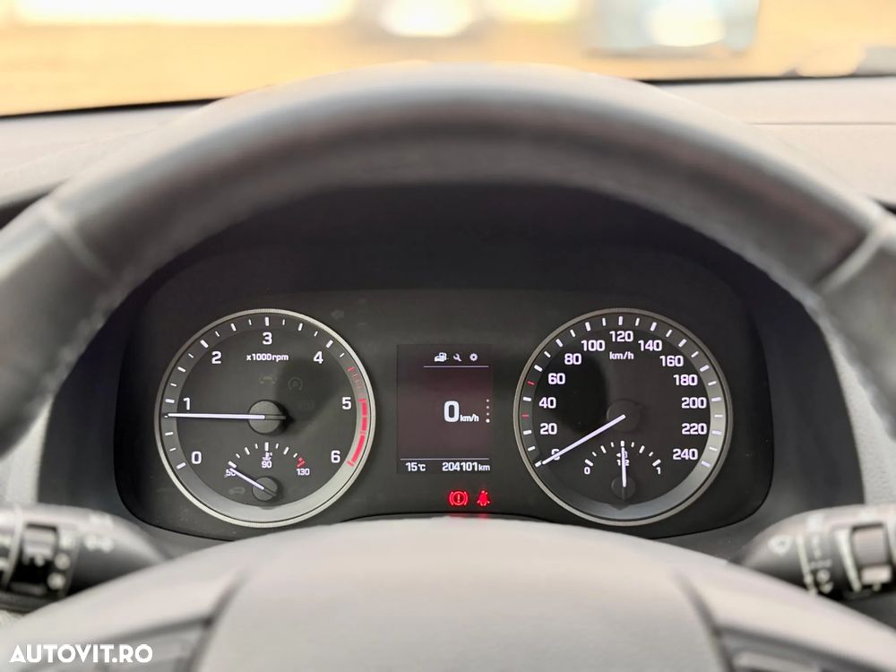 Hyundai Tucson 2.0 CRDI 4WD 6MT Style - 11