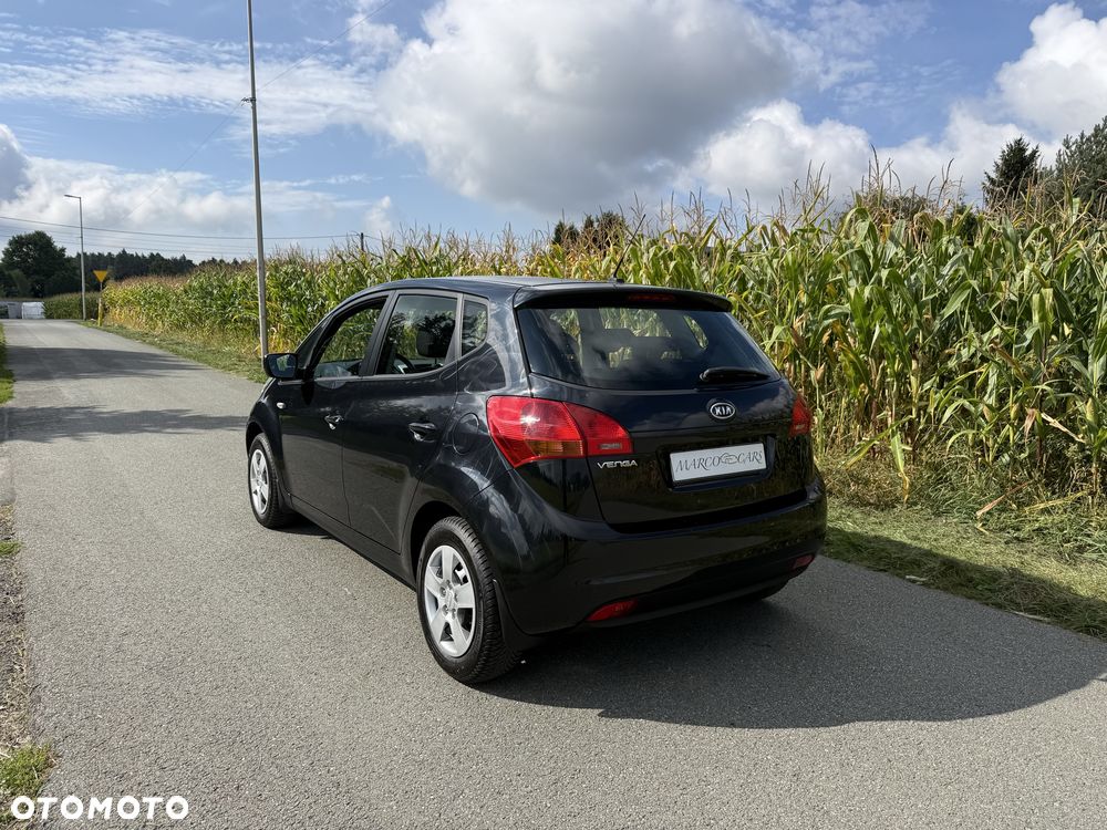 Kia Venga 2011 photo 4