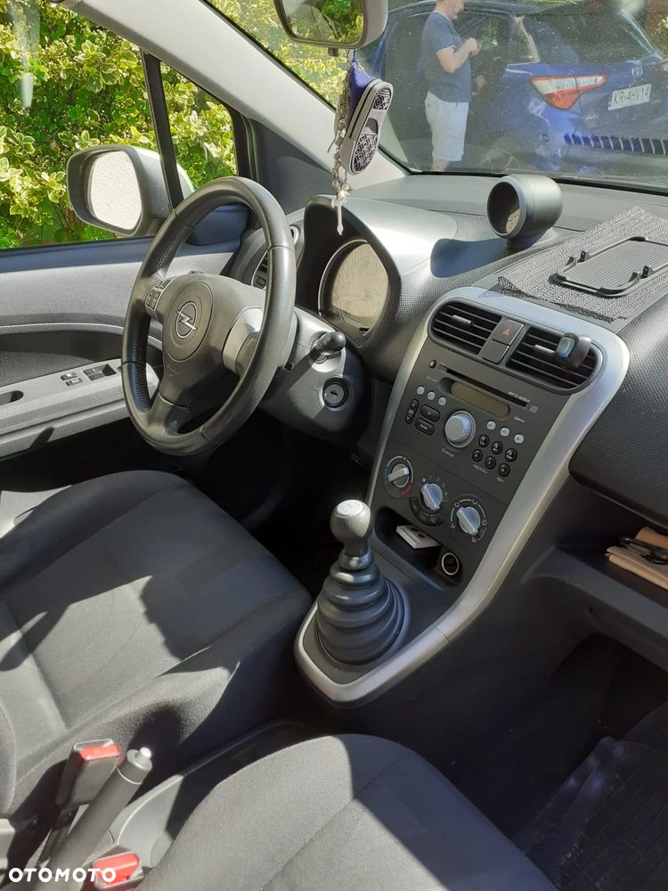 Opel Agila 1.0 - 14